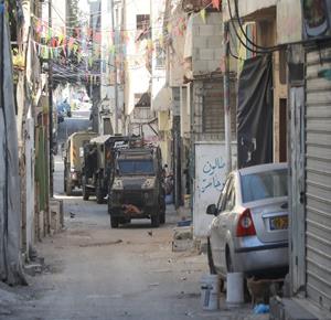 قوات الاحتلال خلال اقتحامها مخيم بلاطة شرق مدينة نابلس